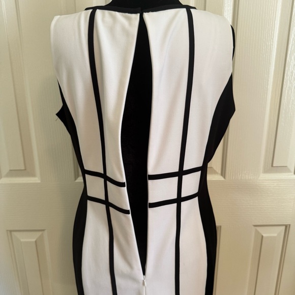 Calvin Klein Black and White Sleeveless Grid Midi Dress - Size: Large - Picture 10 of 12